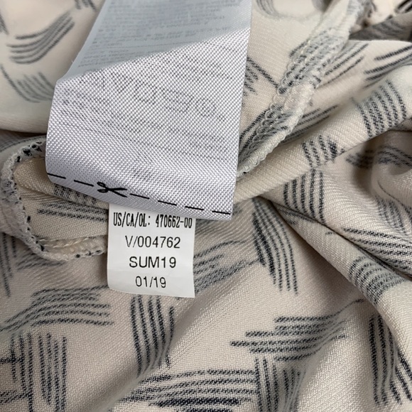 Banana Republic Sleeveless Top / Tank Size XS - Picture 7 of 7